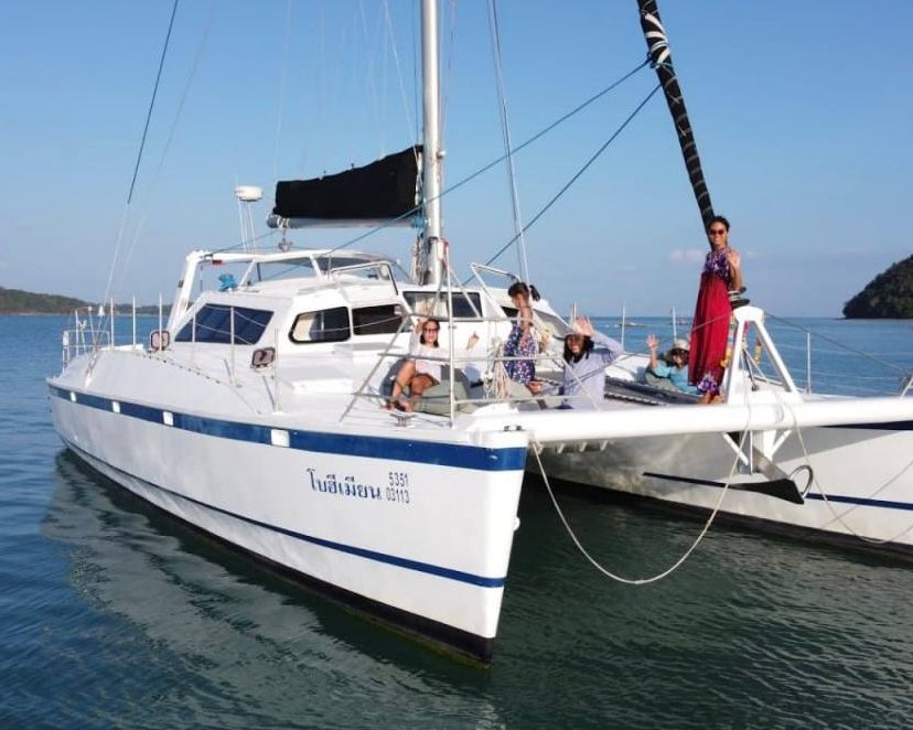 Sailing catamaran Aurora 53 ft