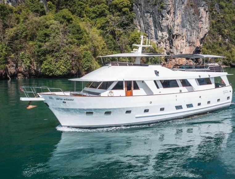 Motor yacht Grace 70 ft