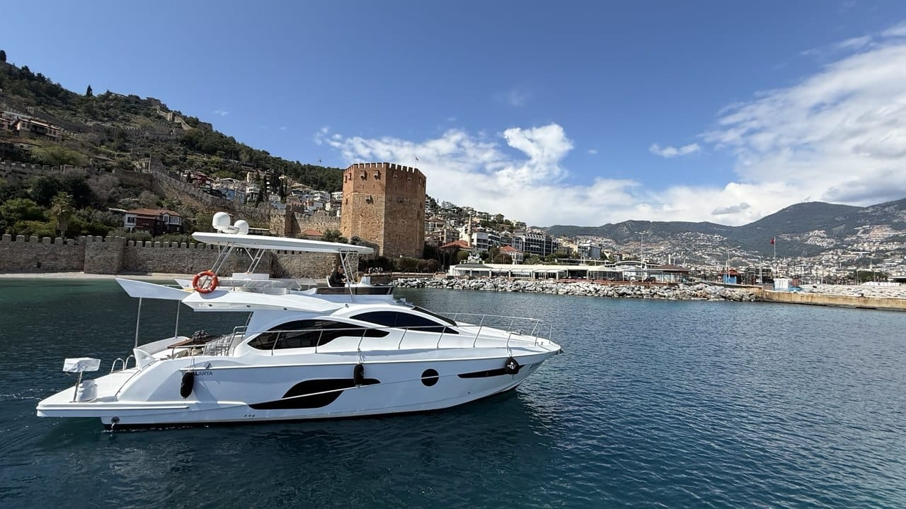 Motor yacht Eclipse 55 ft — photo 1