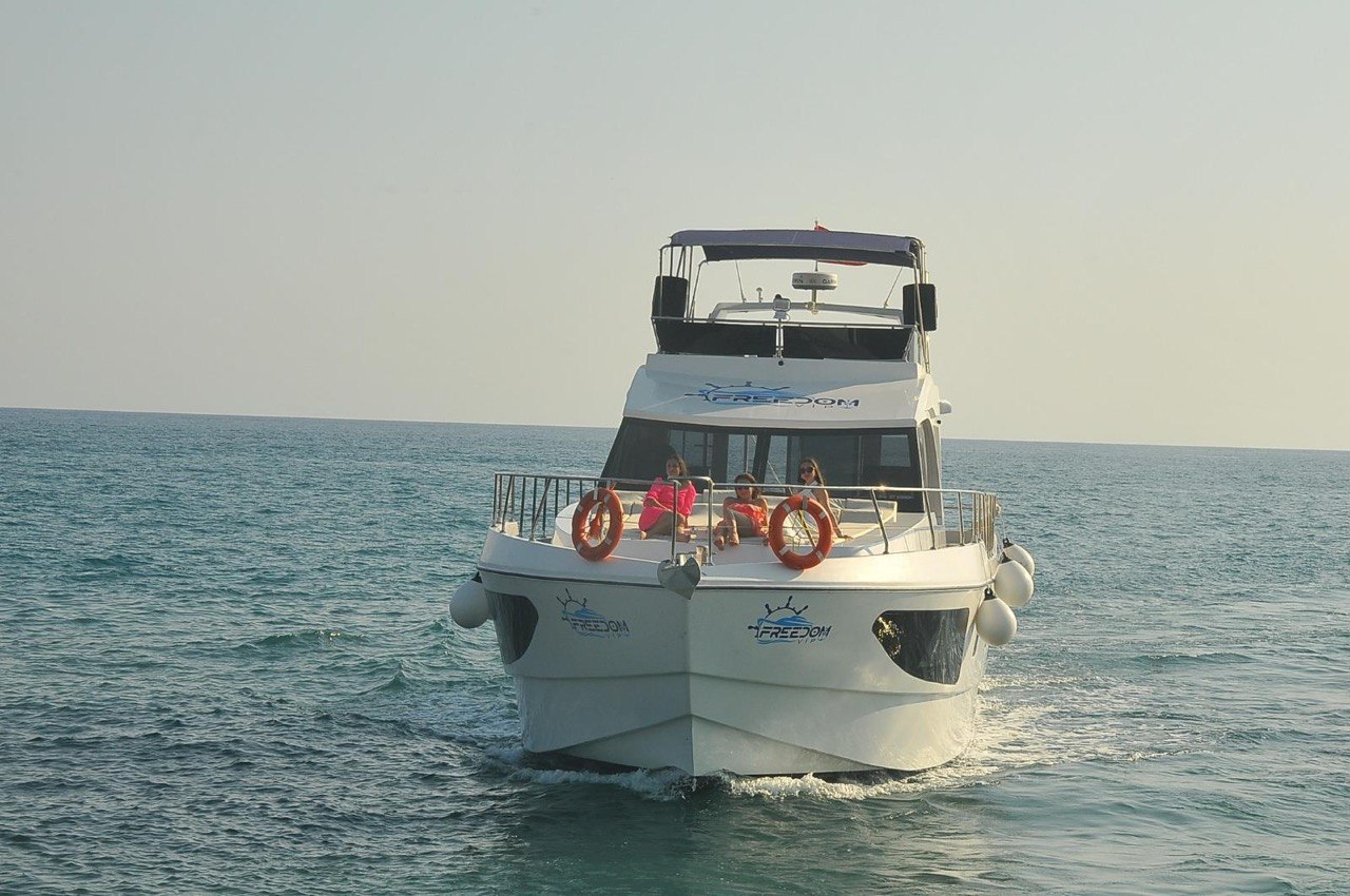 Motor yacht Romeo 60 ft — photo 1